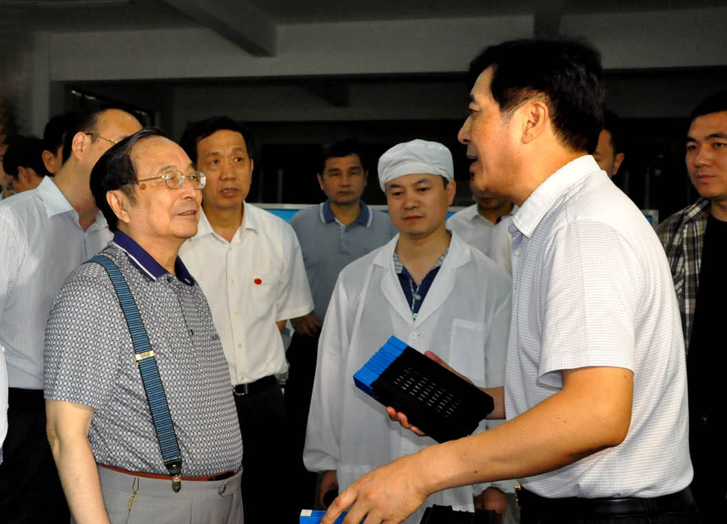 十屆全國(guó)人大常委會(huì)副委員長(zhǎng)、農(nóng)工民主黨中央主席蔣正華蒞臨天康調(diào)研工作