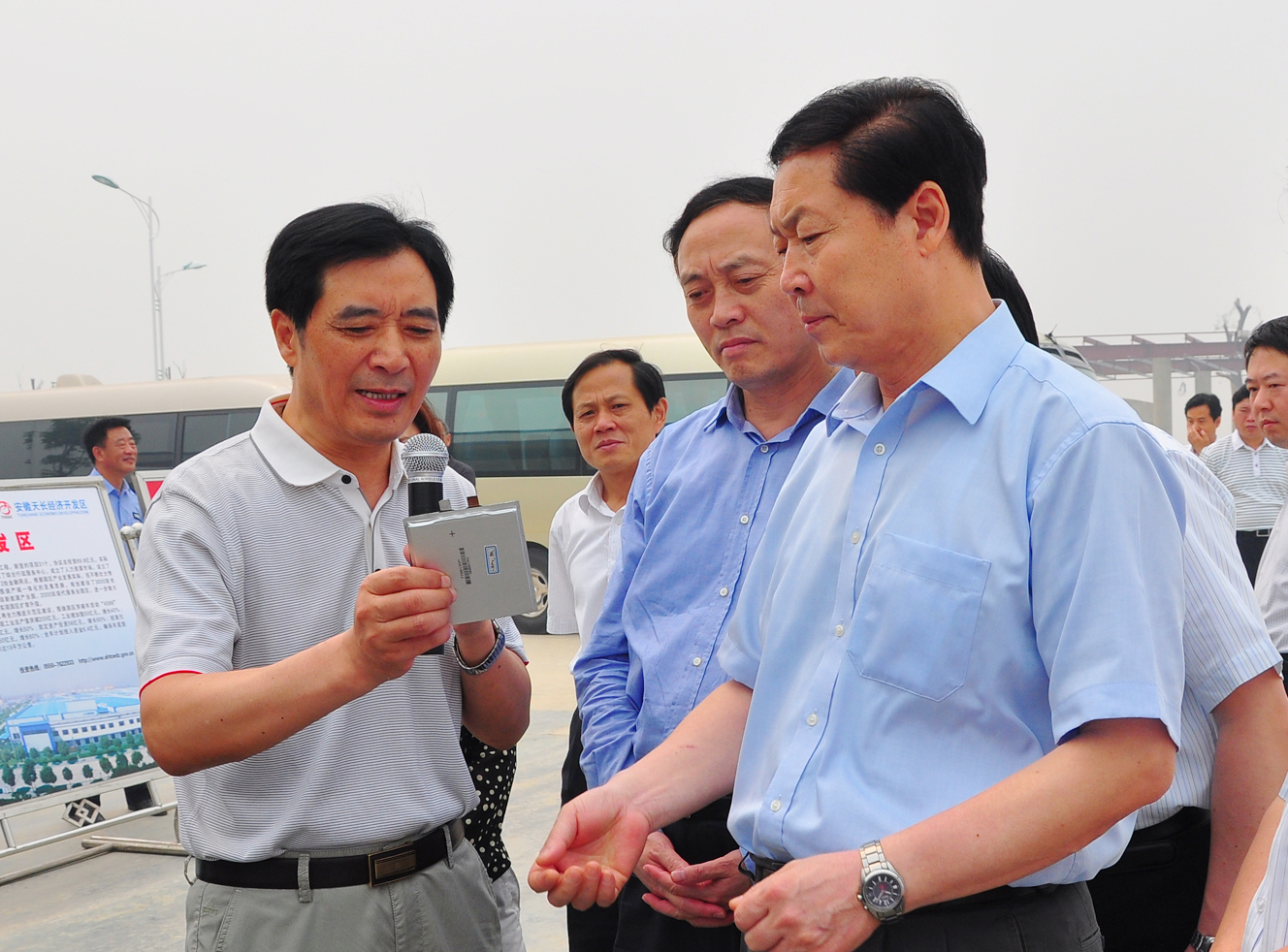 第十三屆全國政協(xié)人口資源環(huán)境委員會副主任張寶順（時任安徽省委書記）蒞臨天康調(diào)研工作